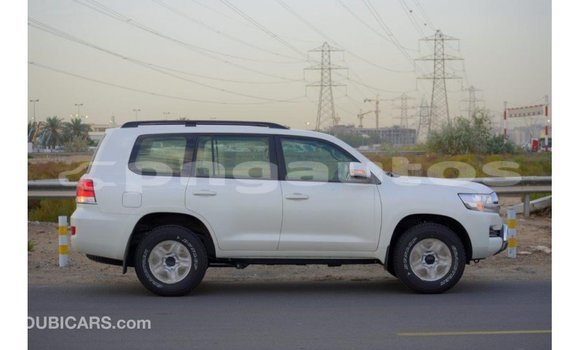 Buy Import Toyota Land Cruiser White Car in Import - Dubai in Enga Buy Import Toyota Land Cruiser White Car in Import - Dubai in Enga