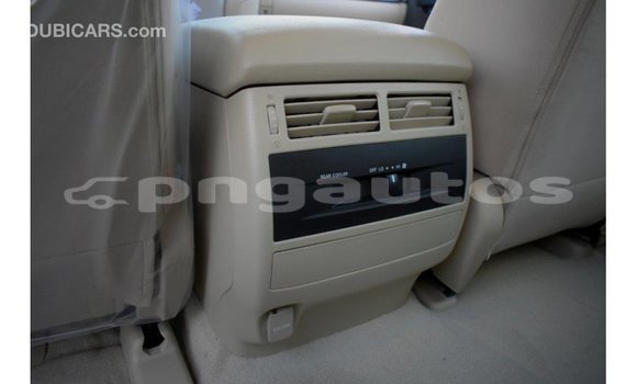 Buy Import Toyota Land Cruiser White Car in Import - Dubai in Enga Buy Import Toyota Land Cruiser White Car in Import - Dubai in Enga