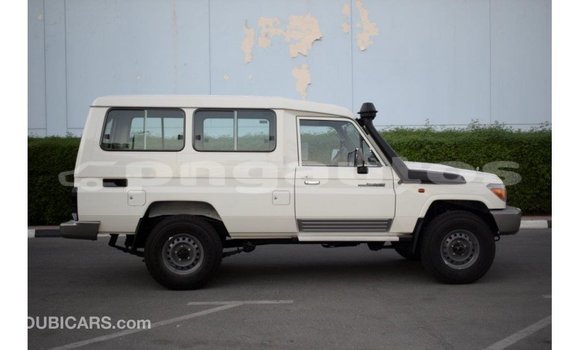 Buy Import Toyota Land Cruiser White Car in Import - Dubai in Enga Buy Import Toyota Land Cruiser White Car in Import - Dubai in Enga