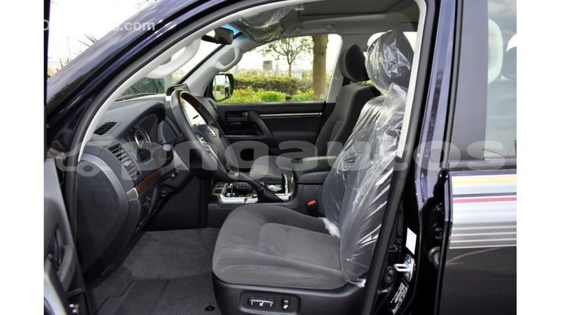 Big with watermark toyota land cruiser enga import dubai 4492