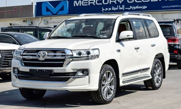 Buy Import Toyota Land Cruiser White Car in Import - Dubai in Enga Buy Import Toyota Land Cruiser White Car in Import - Dubai in Enga