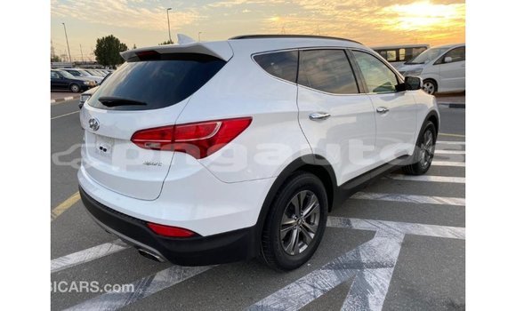Buy Import Hyundai Santa Fe White Car in Import - Dubai in Enga Buy Import Hyundai Santa Fe White Car in Import - Dubai in Enga