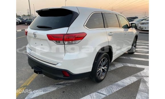 Buy Import Toyota Highlander White Car in Import - Dubai in Enga Buy Import Toyota Highlander White Car in Import - Dubai in Enga