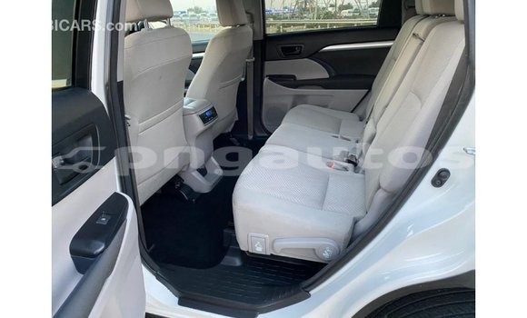 Buy Import Toyota Highlander White Car in Import - Dubai in Enga Buy Import Toyota Highlander White Car in Import - Dubai in Enga