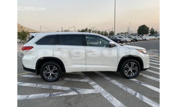 Buy Import Toyota Highlander White Car in Import - Dubai in Enga Buy Import Toyota Highlander White Car in Import - Dubai in Enga