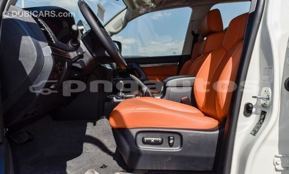 Buy Import Toyota Land Cruiser White Car in Import - Dubai in Enga Buy Import Toyota Land Cruiser White Car in Import - Dubai in Enga