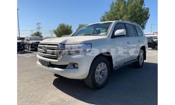 Buy Import Toyota Land Cruiser White Car in Import - Dubai in Enga Buy Import Toyota Land Cruiser White Car in Import - Dubai in Enga