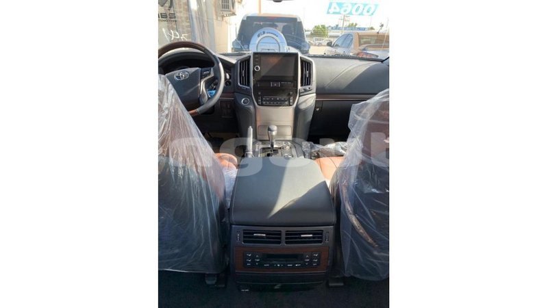 Big with watermark toyota land cruiser enga import dubai 4523