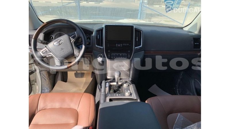 Big with watermark toyota land cruiser enga import dubai 4523