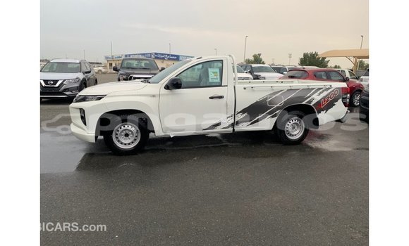 Buy Import Mitsubishi L200 White Car in Import - Dubai in Enga Buy Import Mitsubishi L200 White Car in Import - Dubai in Enga
