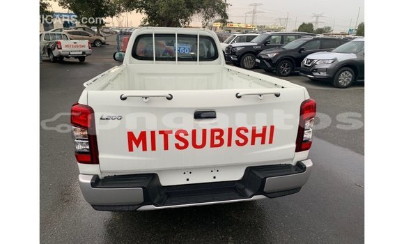 Buy Import Mitsubishi L200 White Car in Import - Dubai in Enga Buy Import Mitsubishi L200 White Car in Import - Dubai in Enga