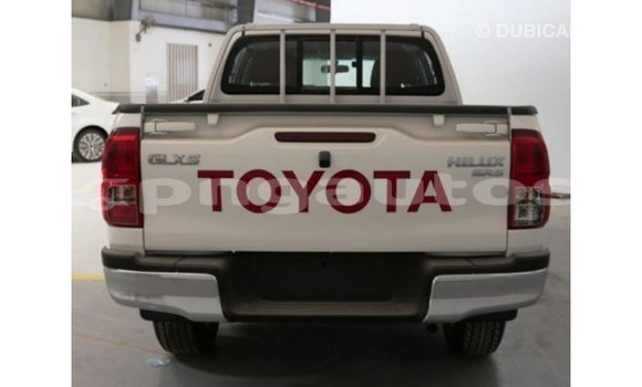 Buy Import Toyota Hilux White Car in Import - Dubai in Enga Buy Import Toyota Hilux White Car in Import - Dubai in Enga