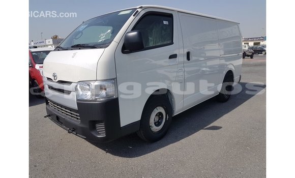 Acheter Import Voiture Toyota Hiace Blanc à Import - Dubai, Enga Acheter Import Voiture Toyota Hiace Blanc à Import - Dubai, Enga