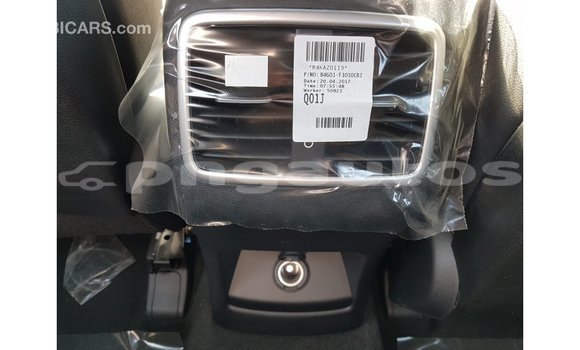 Acheter Import Voiture Kia Sportage Blanc à Import - Dubai, Enga Acheter Import Voiture Kia Sportage Blanc à Import - Dubai, Enga