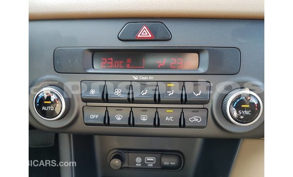 Acheter Import Voiture Kia Sportage Blanc à Import - Dubai, Enga Acheter Import Voiture Kia Sportage Blanc à Import - Dubai, Enga