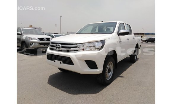 Acheter Import Voiture Toyota Hilux Blanc à Import - Dubai, Enga Acheter Import Voiture Toyota Hilux Blanc à Import - Dubai, Enga