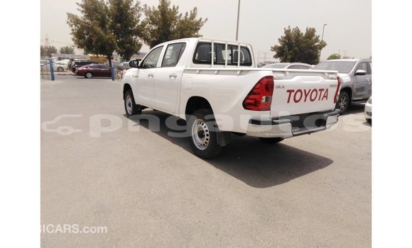 Acheter Import Voiture Toyota Hilux Blanc à Import - Dubai, Enga Acheter Import Voiture Toyota Hilux Blanc à Import - Dubai, Enga