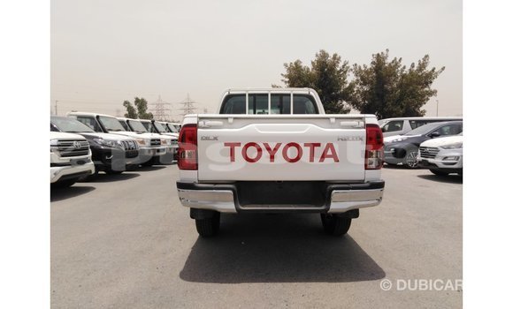 Acheter Import Voiture Toyota Hilux Blanc à Import - Dubai, Enga Acheter Import Voiture Toyota Hilux Blanc à Import - Dubai, Enga