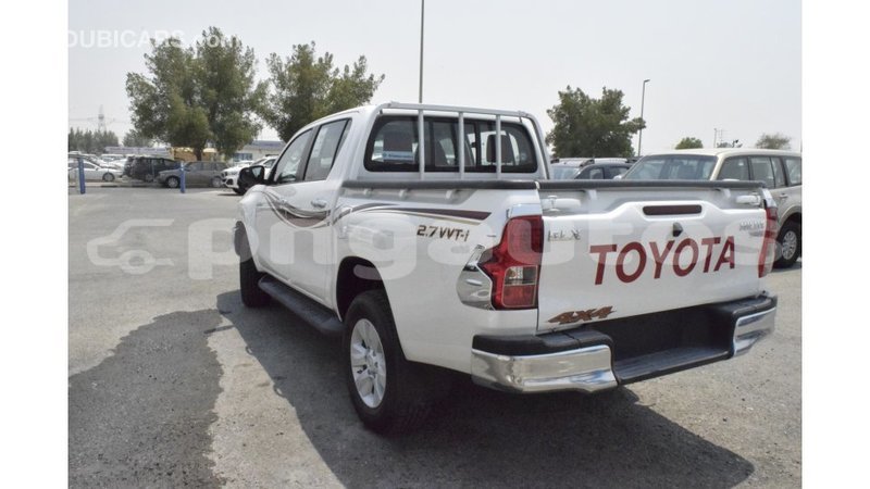 Big with watermark toyota hilux enga import dubai 4564