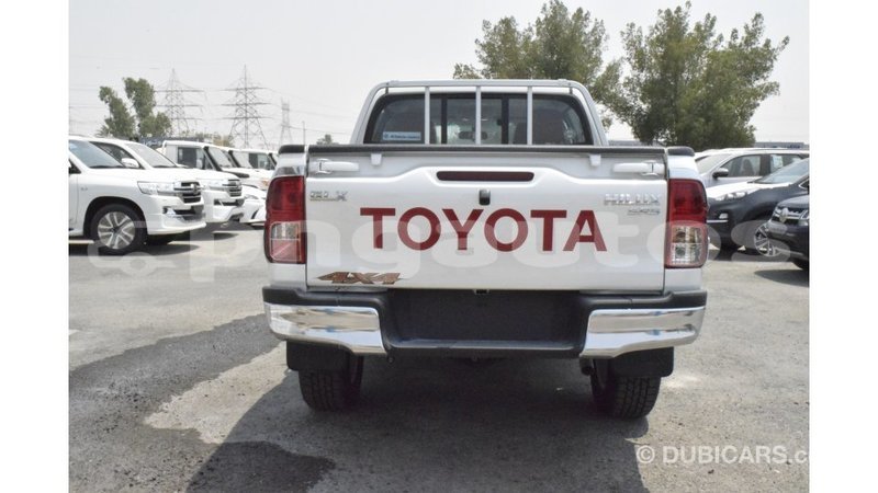 Big with watermark toyota hilux enga import dubai 4564