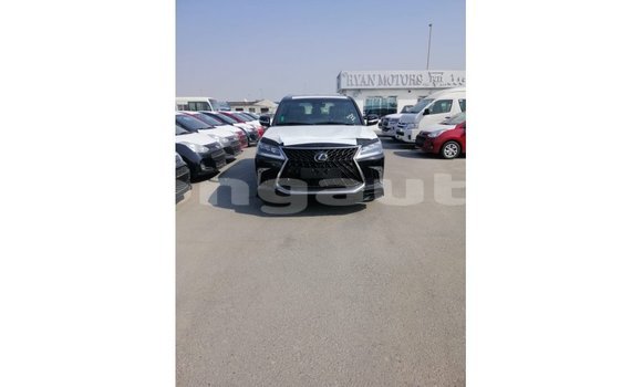 Acheter Import Voiture Lexus LX Noir à Import - Dubai, Enga Acheter Import Voiture Lexus LX Noir à Import - Dubai, Enga