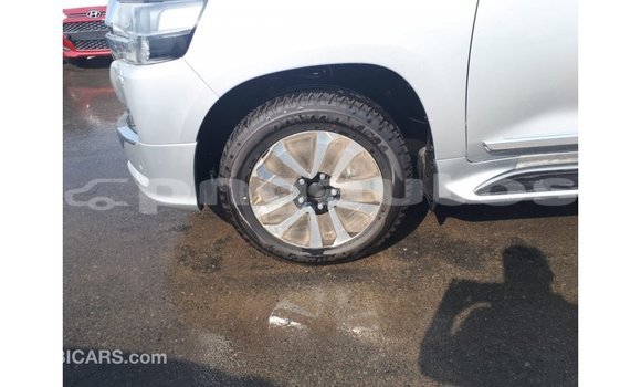 Buy Import Toyota Land Cruiser Other Car in Import - Dubai in Enga Buy Import Toyota Land Cruiser Other Car in Import - Dubai in Enga
