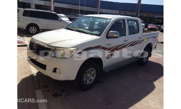 Buy Import Toyota Hilux White Car in Import - Dubai in Enga Buy Import Toyota Hilux White Car in Import - Dubai in Enga
