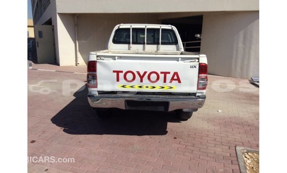 Buy Import Toyota Hilux White Car in Import - Dubai in Enga Buy Import Toyota Hilux White Car in Import - Dubai in Enga