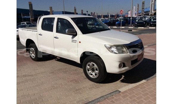 Buy Import Toyota Hilux White Car in Import - Dubai in Enga Buy Import Toyota Hilux White Car in Import - Dubai in Enga