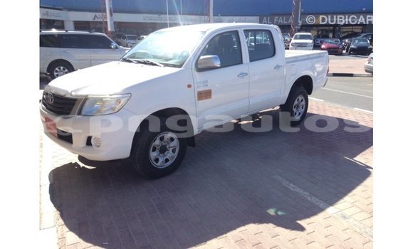 Buy Import Toyota Hilux White Car in Import - Dubai in Enga Buy Import Toyota Hilux White Car in Import - Dubai in Enga
