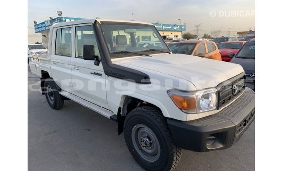 Buy Import Toyota Land Cruiser White Car in Import - Dubai in Enga Buy Import Toyota Land Cruiser White Car in Import - Dubai in Enga