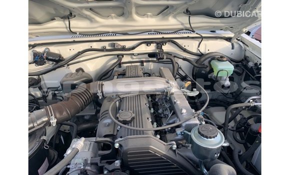 Buy Import Toyota Land Cruiser White Car in Import - Dubai in Enga Buy Import Toyota Land Cruiser White Car in Import - Dubai in Enga