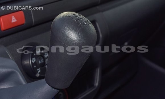 Acheter Import Voiture Toyota Hiace Blanc à Import - Dubai, Enga Acheter Import Voiture Toyota Hiace Blanc à Import - Dubai, Enga