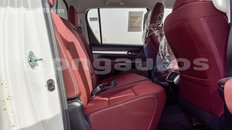 Big with watermark toyota hilux enga import dubai 4604