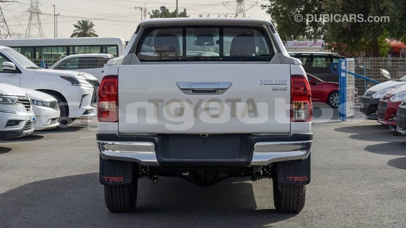 Big with watermark toyota hilux enga import dubai 4604