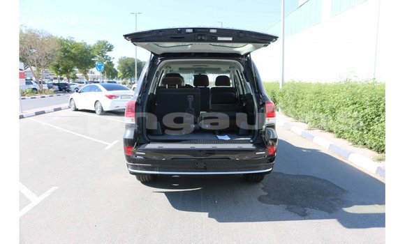 Buy Import Toyota Land Cruiser Black Car in Import - Dubai in Enga Buy Import Toyota Land Cruiser Black Car in Import - Dubai in Enga