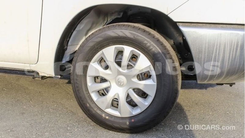 Big with watermark toyota hilux enga import dubai 4615