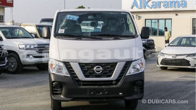Big with watermark nissan urvan enga import dubai 4620