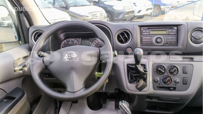 Big with watermark nissan urvan enga import dubai 4620