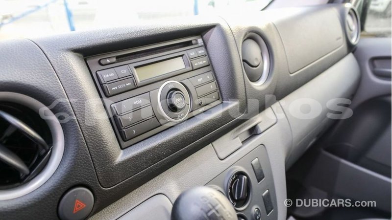 Big with watermark nissan urvan enga import dubai 4620