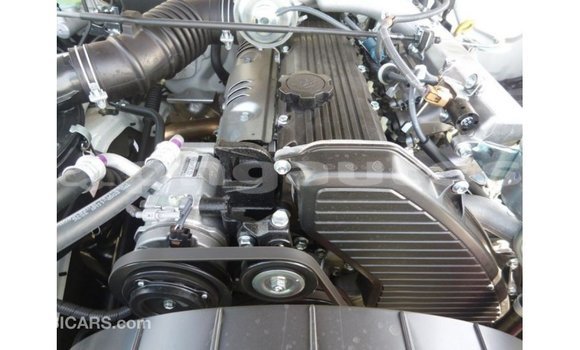 Buy Import Toyota Land Cruiser White Car in Import - Dubai in Enga Buy Import Toyota Land Cruiser White Car in Import - Dubai in Enga