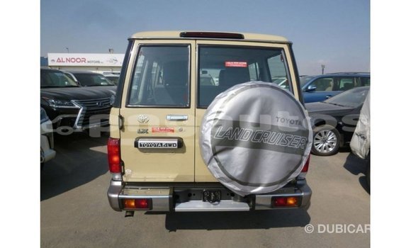 Buy Import Toyota Land Cruiser Beige Car in Import - Dubai in Enga Buy Import Toyota Land Cruiser Beige Car in Import - Dubai in Enga