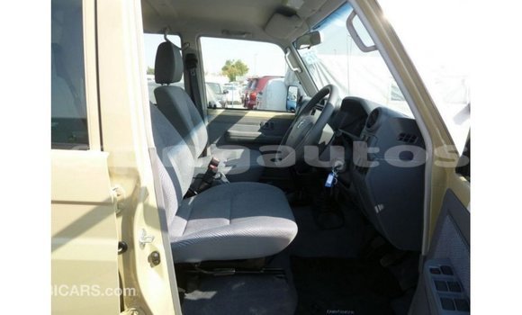 Buy Import Toyota Land Cruiser Beige Car in Import - Dubai in Enga Buy Import Toyota Land Cruiser Beige Car in Import - Dubai in Enga