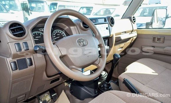 Buy Import Toyota Land Cruiser Beige Car in Import - Dubai in Enga Buy Import Toyota Land Cruiser Beige Car in Import - Dubai in Enga