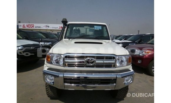Buy Import Toyota Land Cruiser White Car in Import - Dubai in Enga Buy Import Toyota Land Cruiser White Car in Import - Dubai in Enga