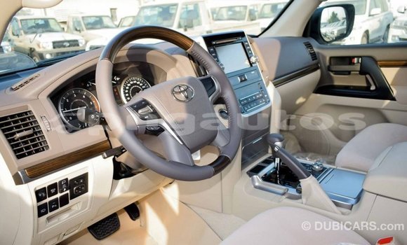 Buy Import Toyota Land Cruiser White Car in Import - Dubai in Enga Buy Import Toyota Land Cruiser White Car in Import - Dubai in Enga