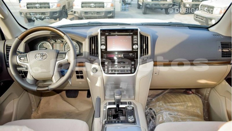 Big with watermark toyota land cruiser enga import dubai 4627