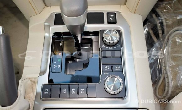 Buy Import Toyota Land Cruiser White Car in Import - Dubai in Enga Buy Import Toyota Land Cruiser White Car in Import - Dubai in Enga