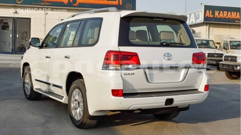Big with watermark toyota land cruiser enga import dubai 4627