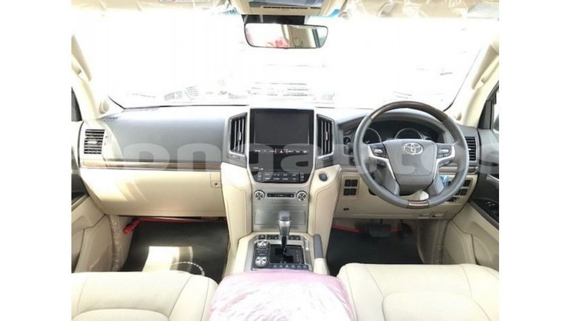 Big with watermark toyota land cruiser enga import dubai 4630